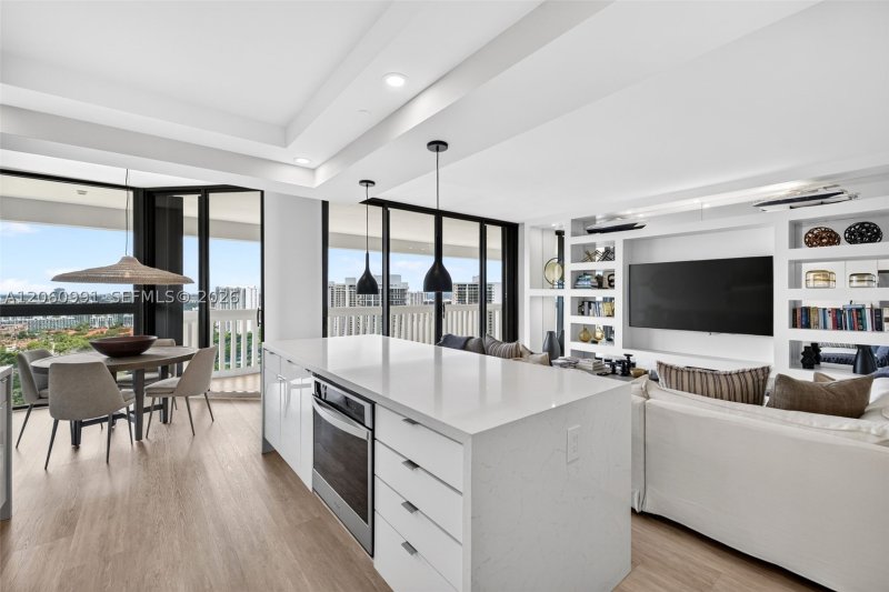 Comprar apartamento no 2000 Williams Island 3010