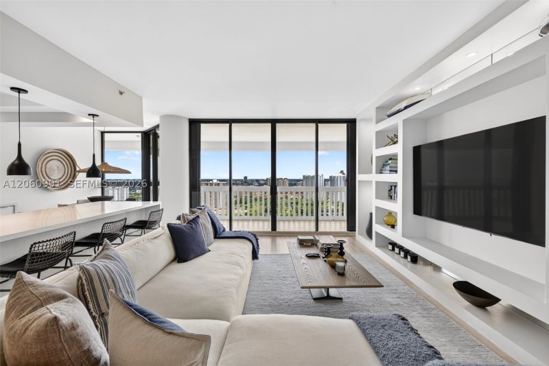 Comprar apartamento no 2000 Williams Island 3010
