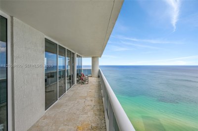 Beach Club Three Apt #4304