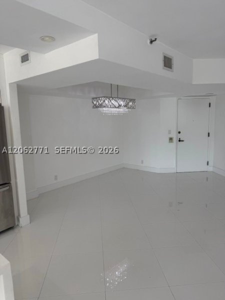Comprar apartamento no Turnberry Isle 24B