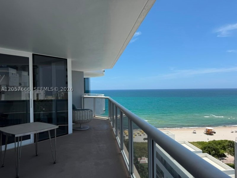 Condo for sale at La Gorce Palace 1504