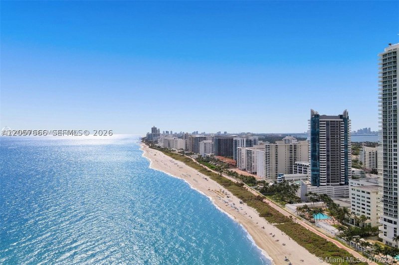 Condo for sale at La Gorce Palace 1504