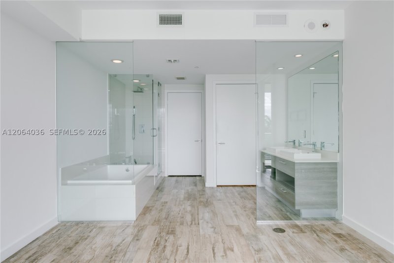 Comprar apartamento no Paraiso Bay Miami 802