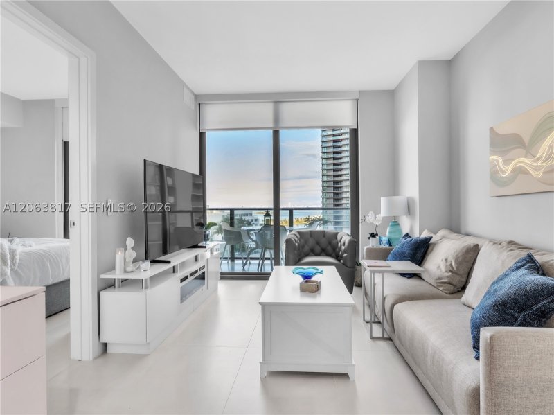 Apartment for rent at Paraiso Bayviews 1105