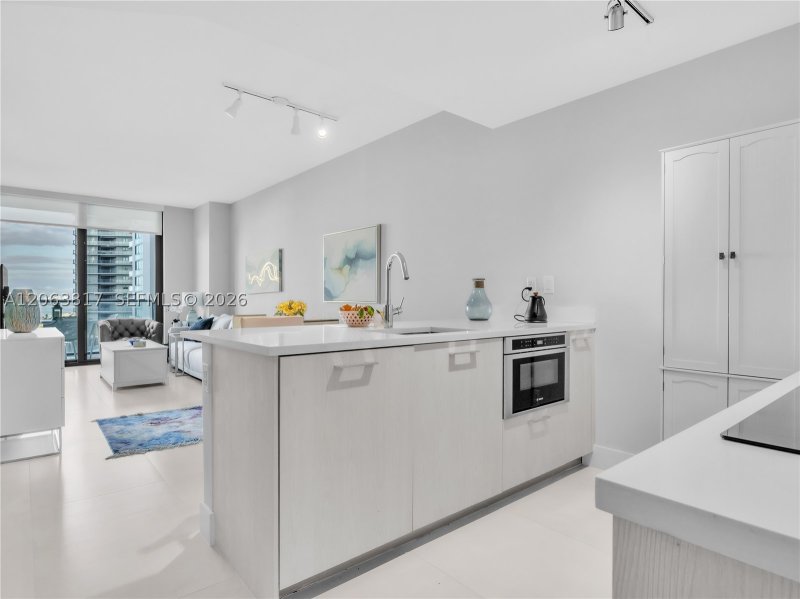 Apartment for rent at Paraiso Bayviews 1105