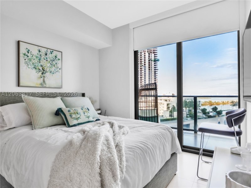 Apartment for rent at Paraiso Bayviews 1105