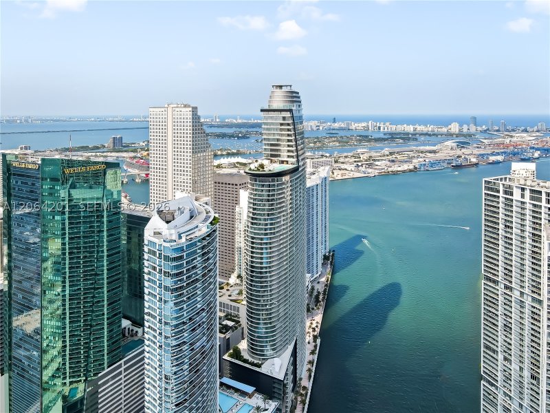 Aluguel de apartamento no Aston Martin Residences 1106E