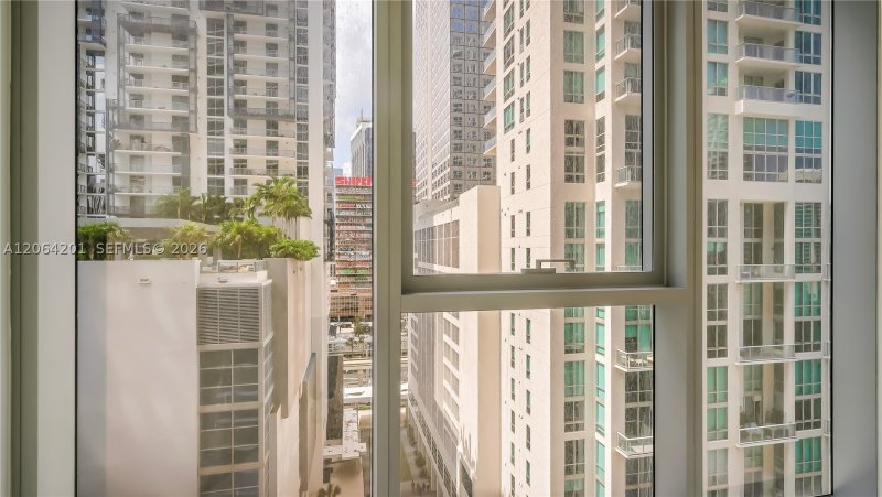 Aluguel de apartamento no Aston Martin Residences 1106E