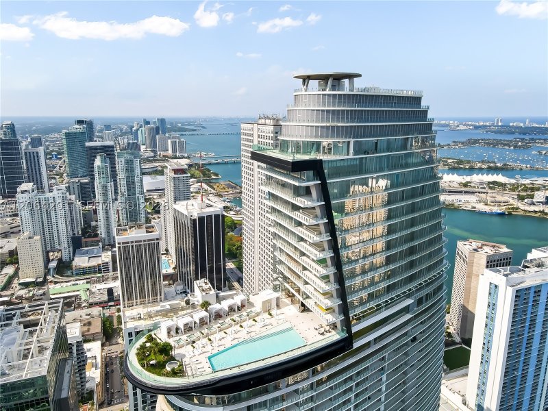 Aluguel de apartamento no Aston Martin Residences 1106E