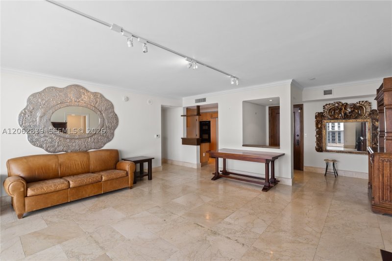 Comprar apartamento no Ocean Three 2103