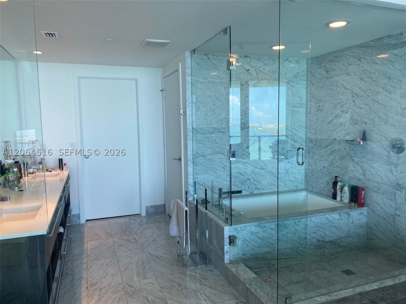 Alquiler de apartamento en One Paraiso 2603