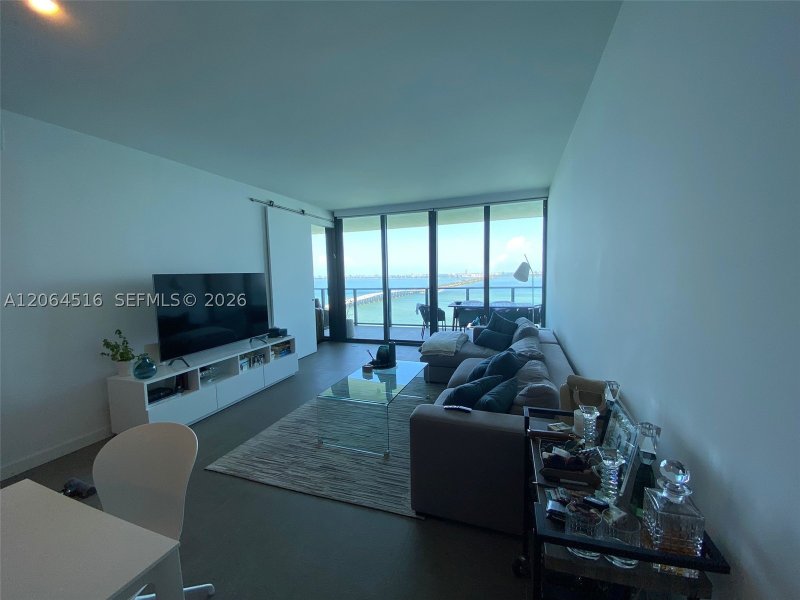 Alquiler de apartamento en One Paraiso 2603