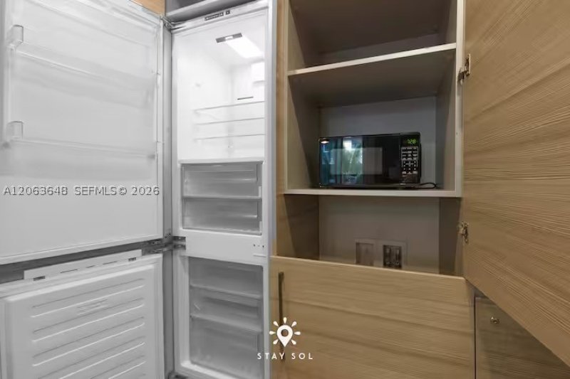 Comprar apartamento no Costa Hollywood S310