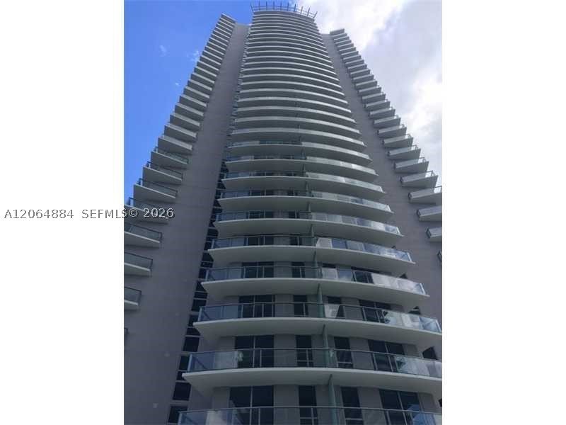 Aluguel de apartamento no 1100 Millecento 1104