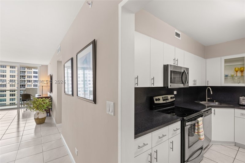 Condo for sale at Pavilion 1216