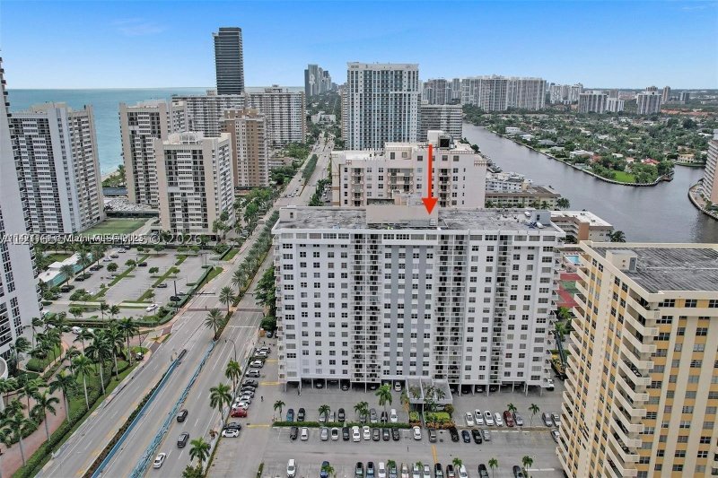 Condo for sale at Plaza Towers South 1505