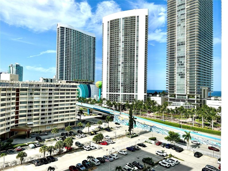 Condo for sale at Plaza Towers South 1505