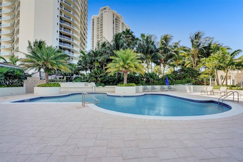 Condo for sale at 3000 Williams Island 332