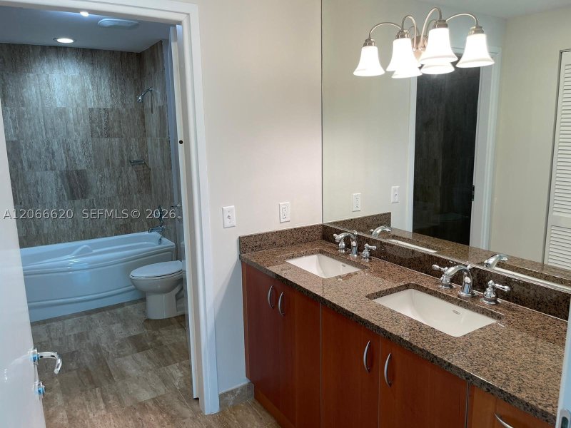 Condo for sale at Met 1 T-2804