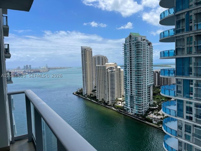 Condo for sale at Met 1 T-2804