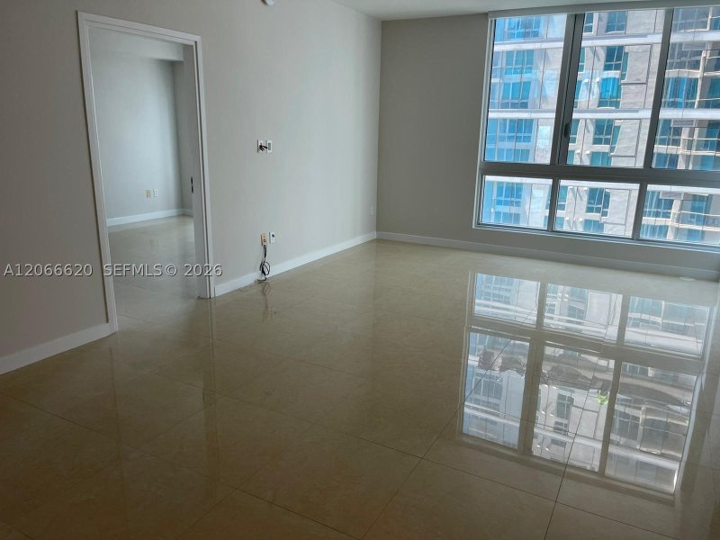 Condo for sale at Met 1 T-2804