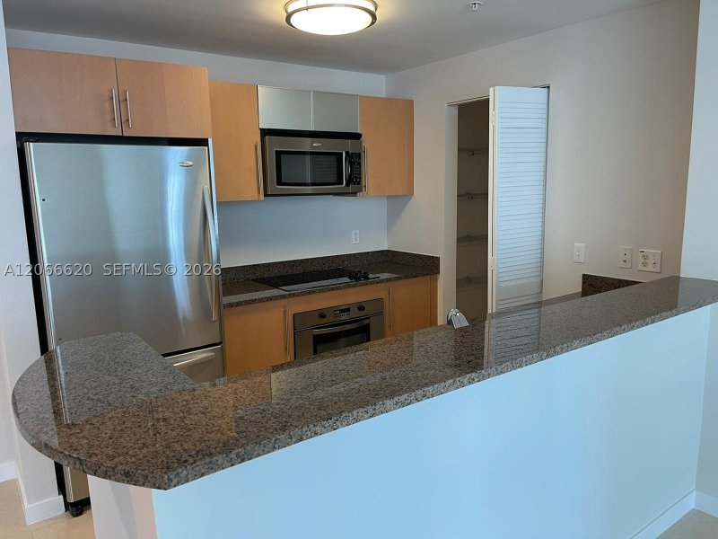 Condo for sale at Met 1 T-2804