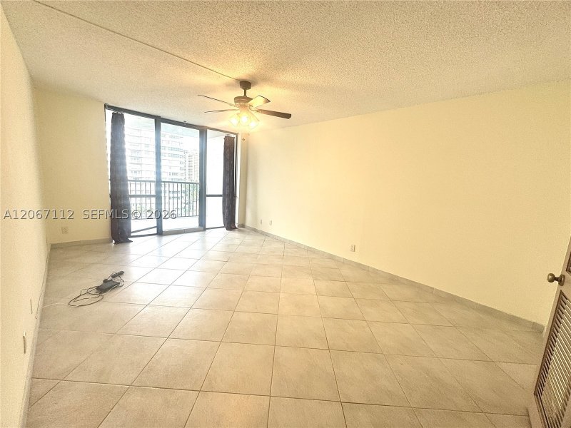 Apartment for rent at Avant Garde 806