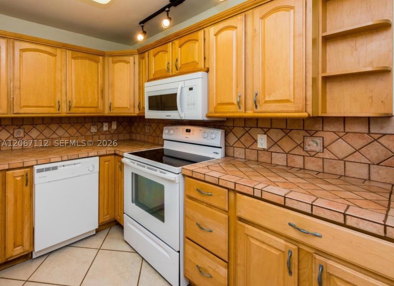 Apartment for rent at Avant Garde 806