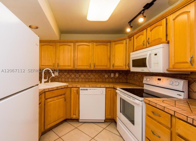 Apartment for rent at Avant Garde 806