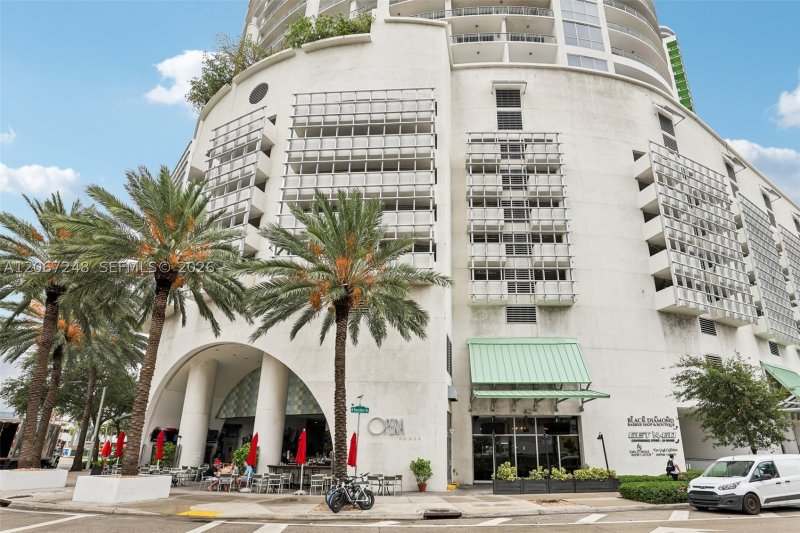 Condo for sale at Opera Tower 3207