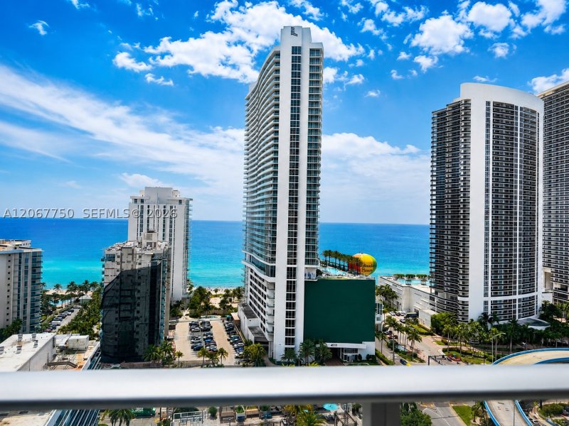 Hyde Beach House Apt #R1803