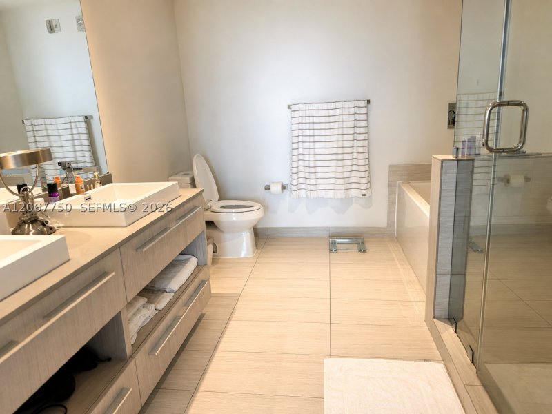 Apartment for rent at Hyde Beach House R1803