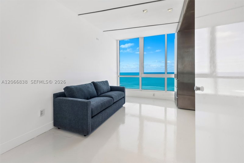 Alquiler de apartamento en Continuum I South 2306
