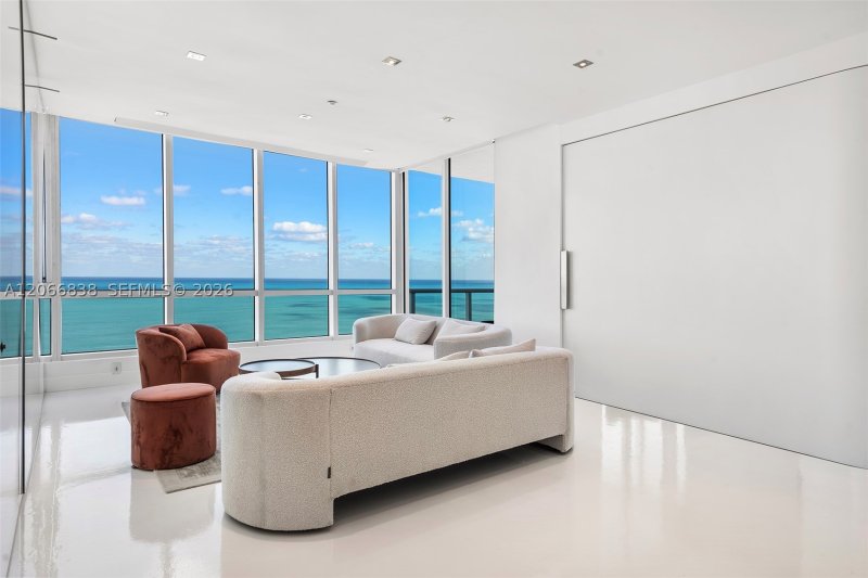 Alquiler de apartamento en Continuum I South 2306