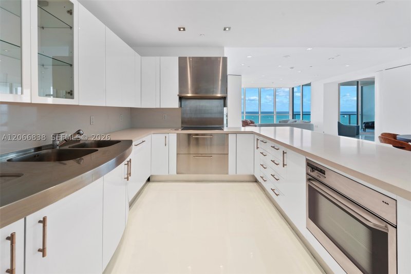 Alquiler de apartamento en Continuum I South 2306