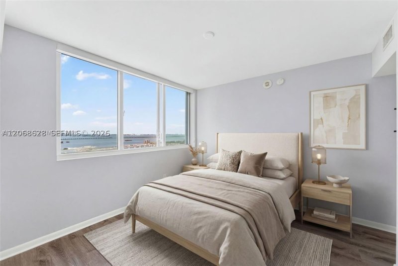 Condo for sale at Vizcayne Everglades On The Bay 3702
