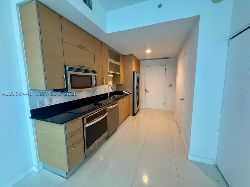 Apartment for rent at Infinity on Brickell 1618