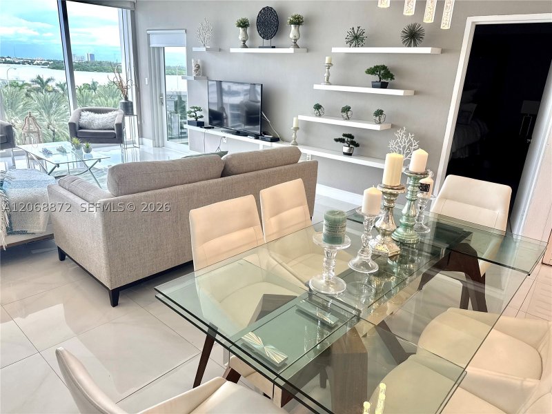 Harbour House Apt #624