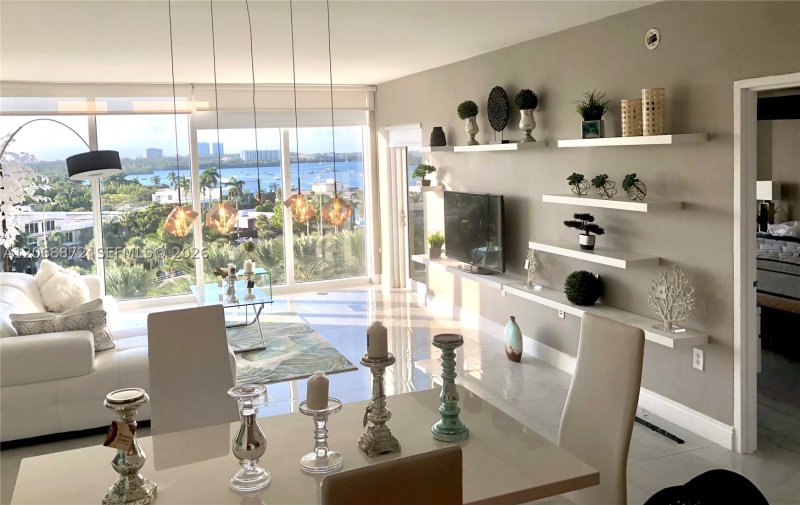 Harbour House Apt #624