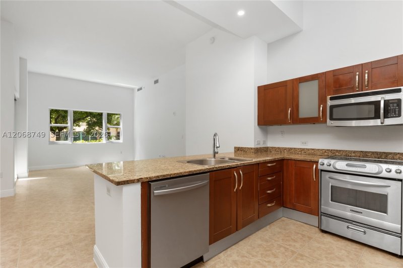 Turnberry Village South Apt #104