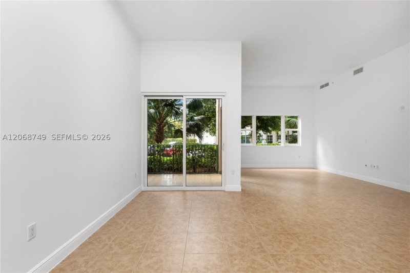 Comprar apartamento en Turnberry Village South 104