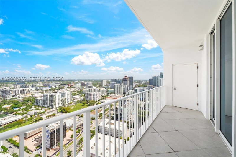Apartment for rent at Paramount Bay 1407