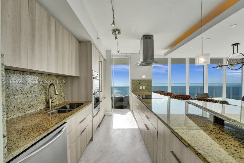 Aluguel de apartamento no Beach Club Two 1502