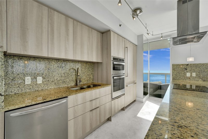 Aluguel de apartamento no Beach Club Two 1502