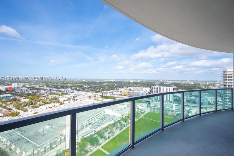 Alquiler de apartamento en Midtown Miami 4 H2807
