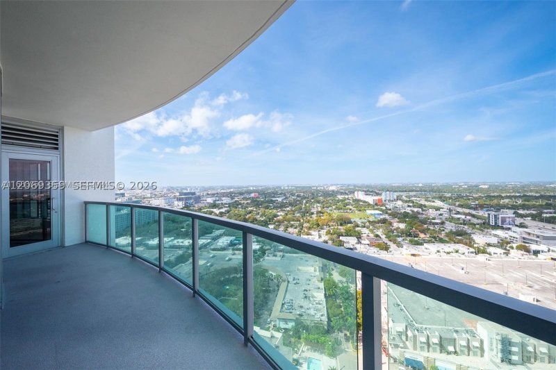 Alquiler de apartamento en Midtown Miami 4 H2807
