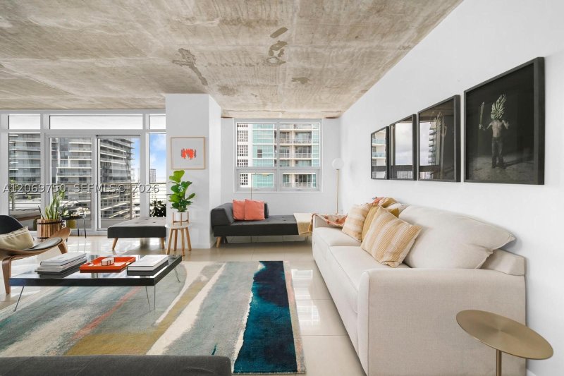 Condo for sale at Midtown Midblock 1104