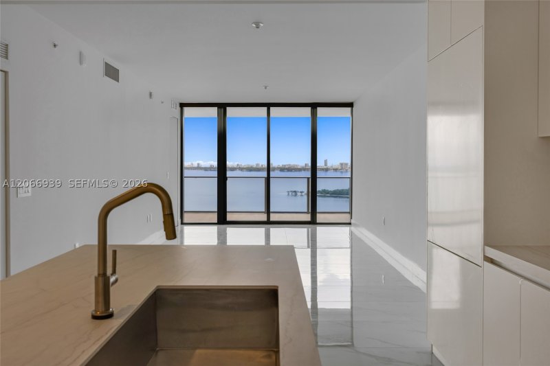Alquiler de apartamento en Aria Reserve Miami 1706