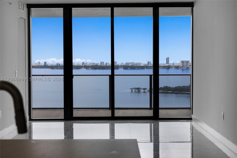 Alquiler de apartamento en Aria Reserve Miami 1706