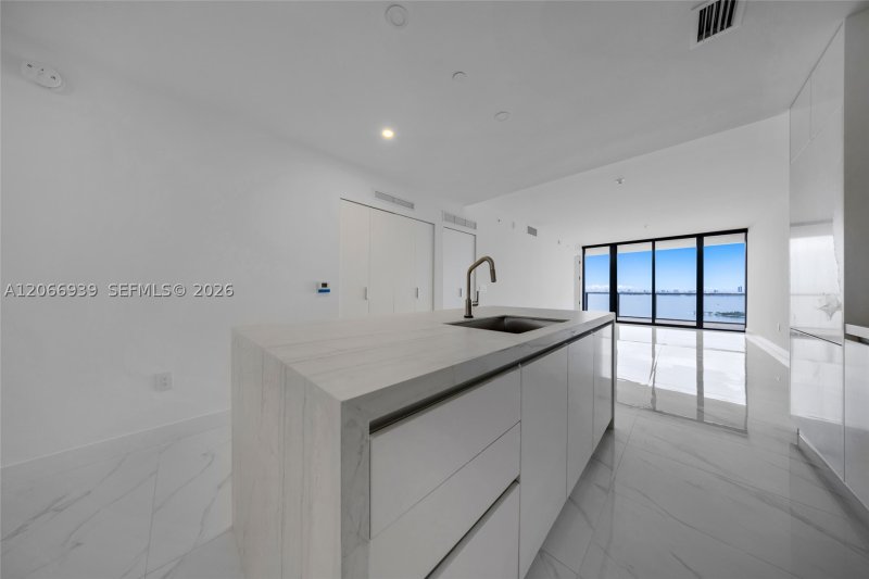 Alquiler de apartamento en Aria Reserve Miami 1706